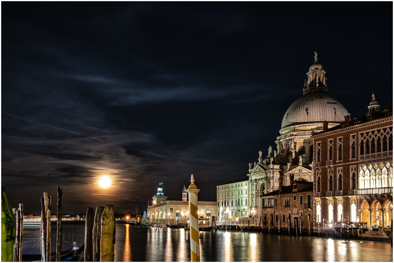 Der Vollmond über der Lagune