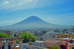 Der Vulkan Misti (5822 m) beherrscht Arequipa