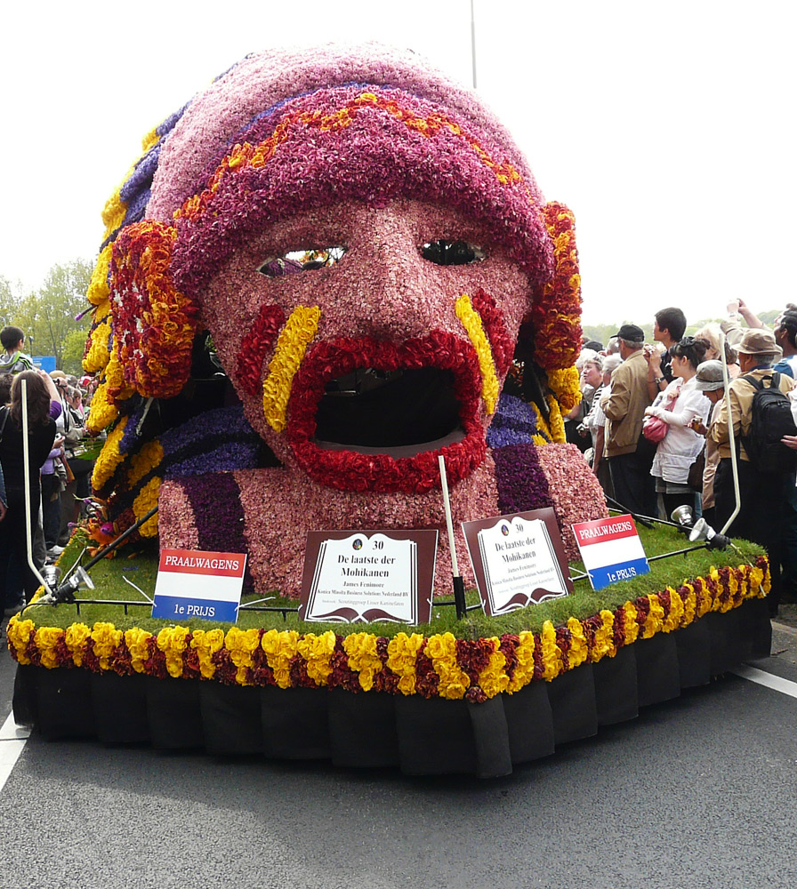 Der Wagen mit dem 1. Preis beim Blumencorso in Keukenhof