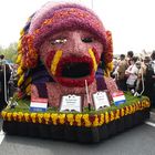 Der Wagen mit dem 1. Preis beim Blumencorso in Keukenhof