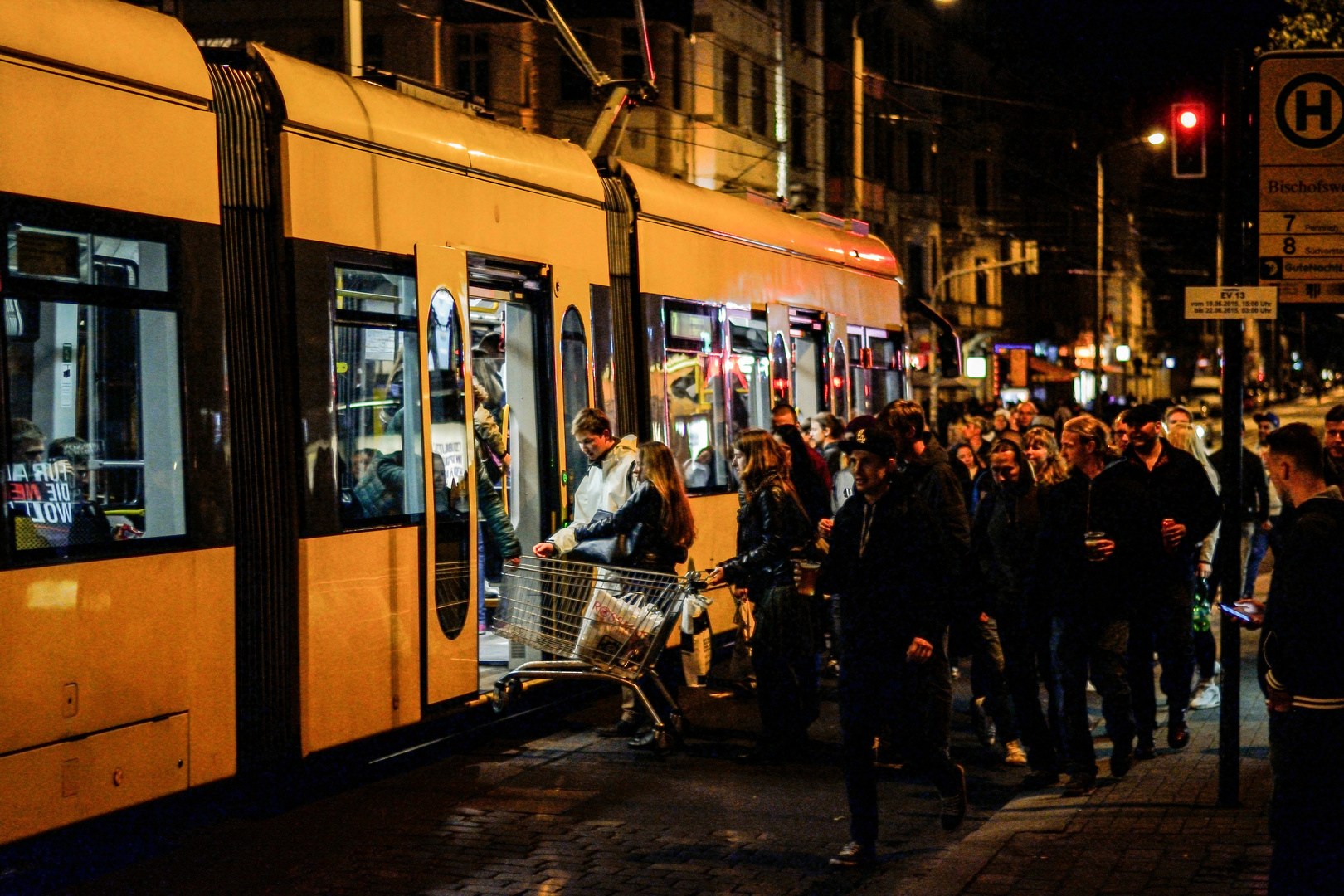 Der Wagen muss in die Bahn!