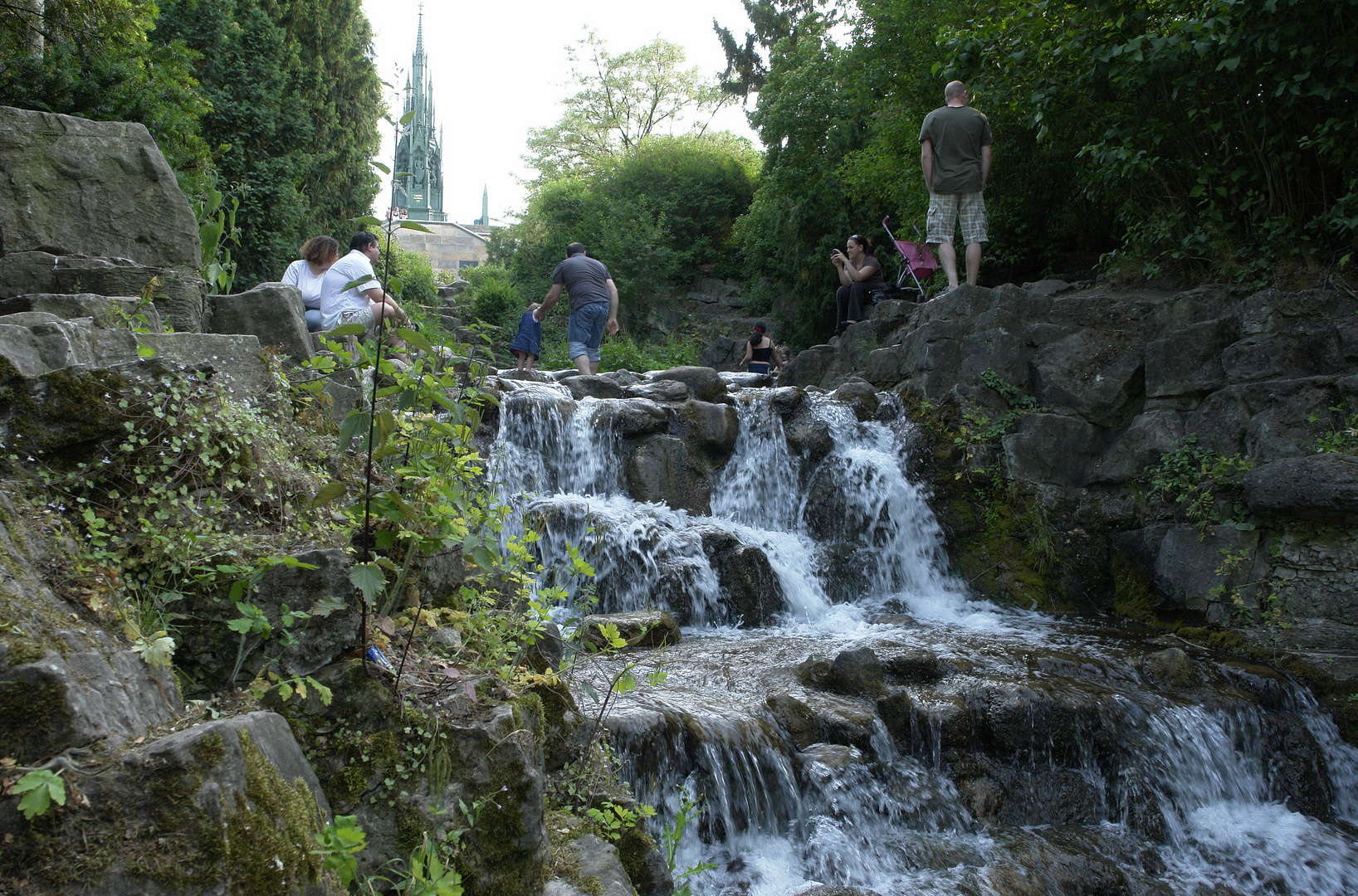 der Wasserfall '  am Kreuzberg' ( VI.)