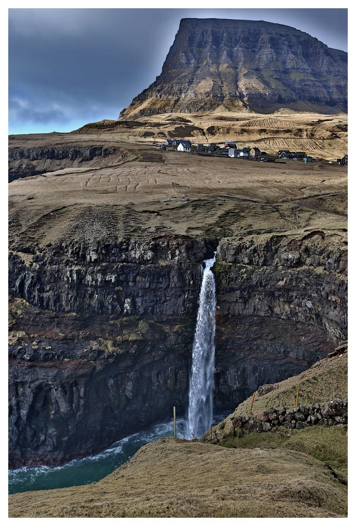 der Wasserfall von Gásadalur