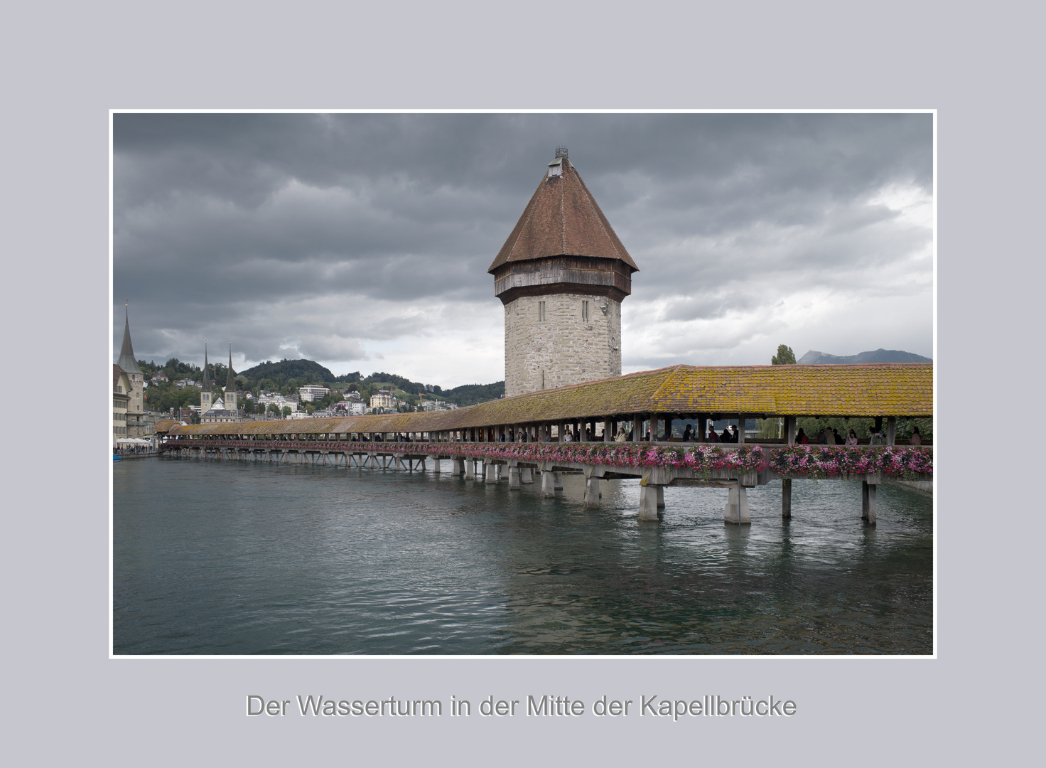 Der Wasserturm in der Mitte der Kapellbrücke