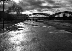 Der Weg (28).......... Richtung Hohenzollernbrücke