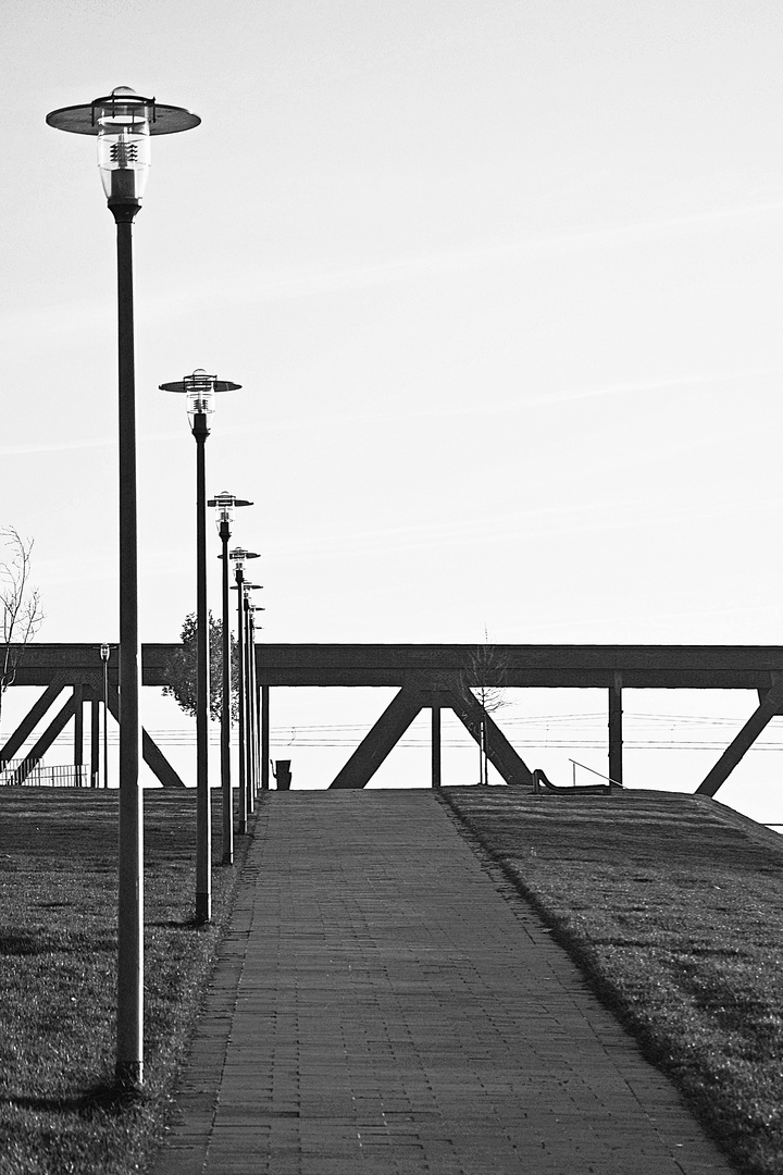 Der Weg 3 - zur Brücke