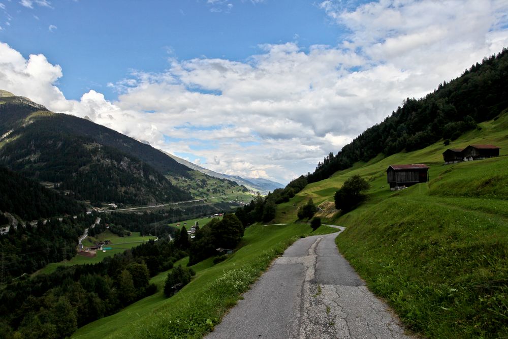 Der Weg am Rhein