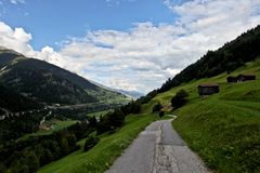 Der Weg am Rhein