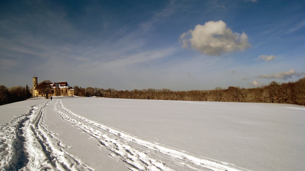 Der Weg durch den Schnee