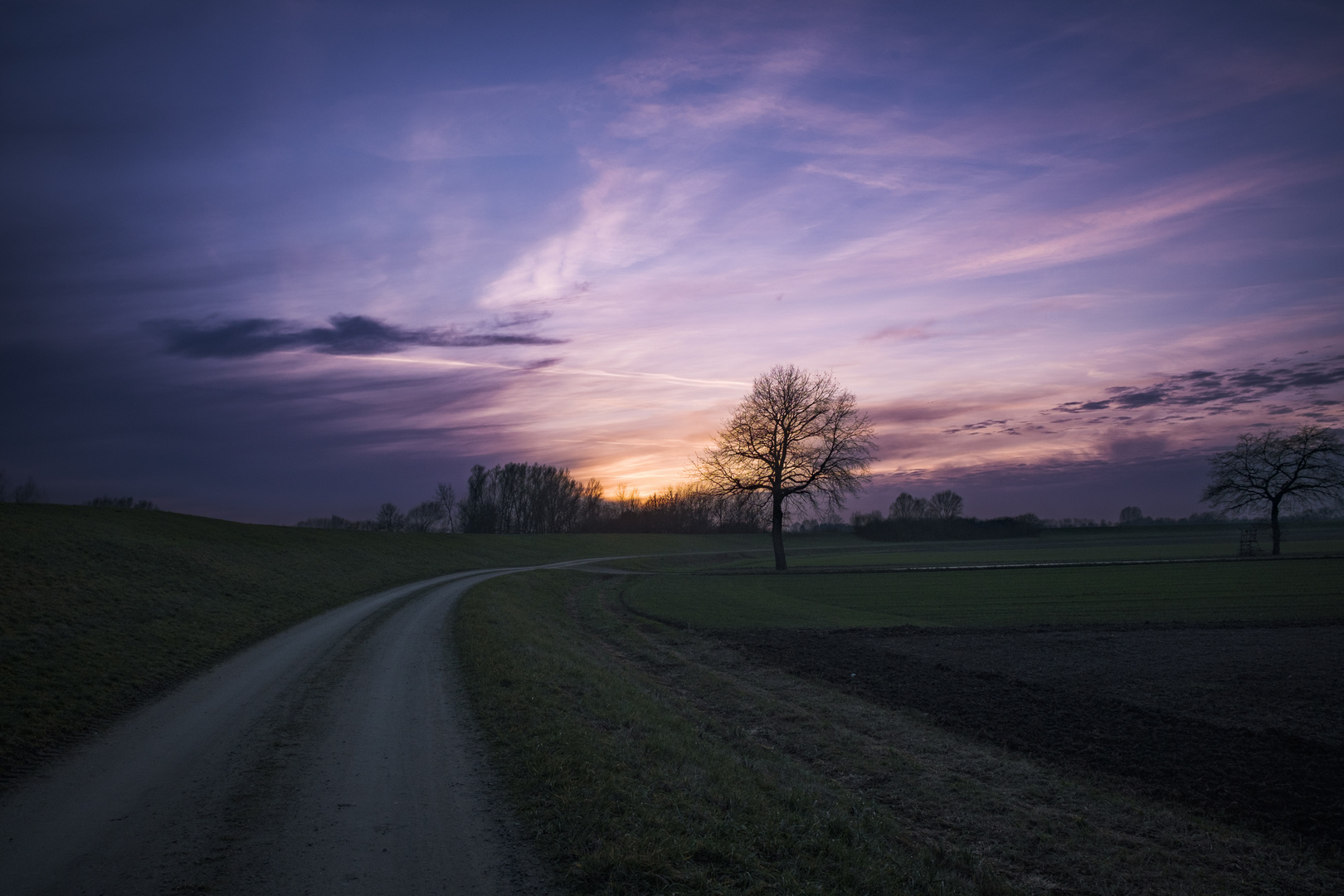 Der Weg in den Sonnenuntergang