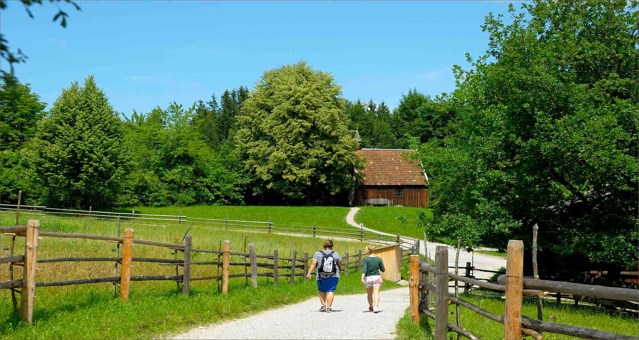 der Weg in die Kirche…,