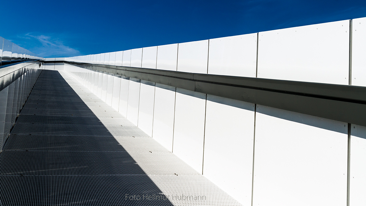 DER WEG NACH OBEN BEI 32 °C IM SCHATTEN