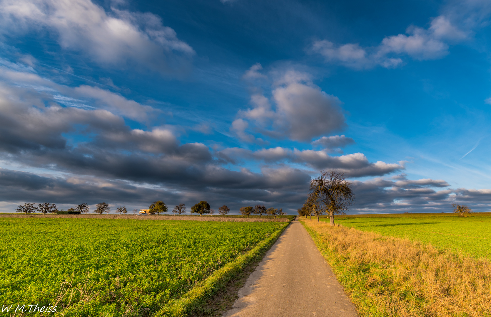 Der Weg so weit, der Mensch so klein