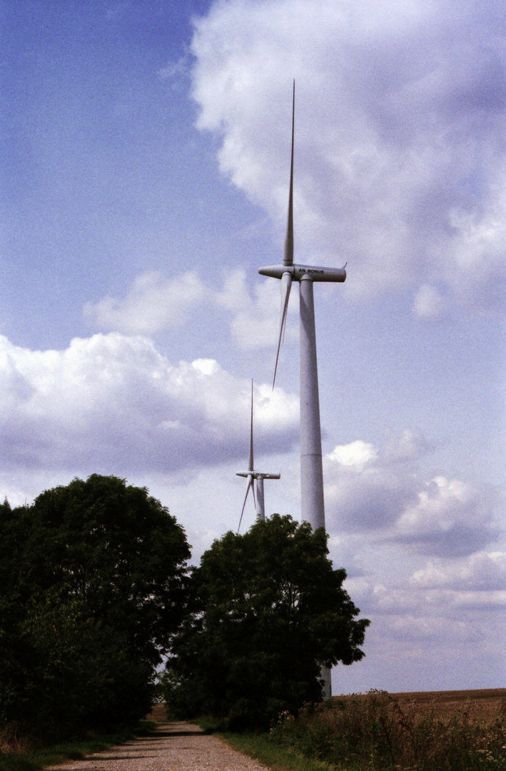 Der Weg zu den Windrädern