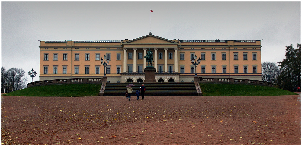 ... der Weg zum Königlichen Schloss ...