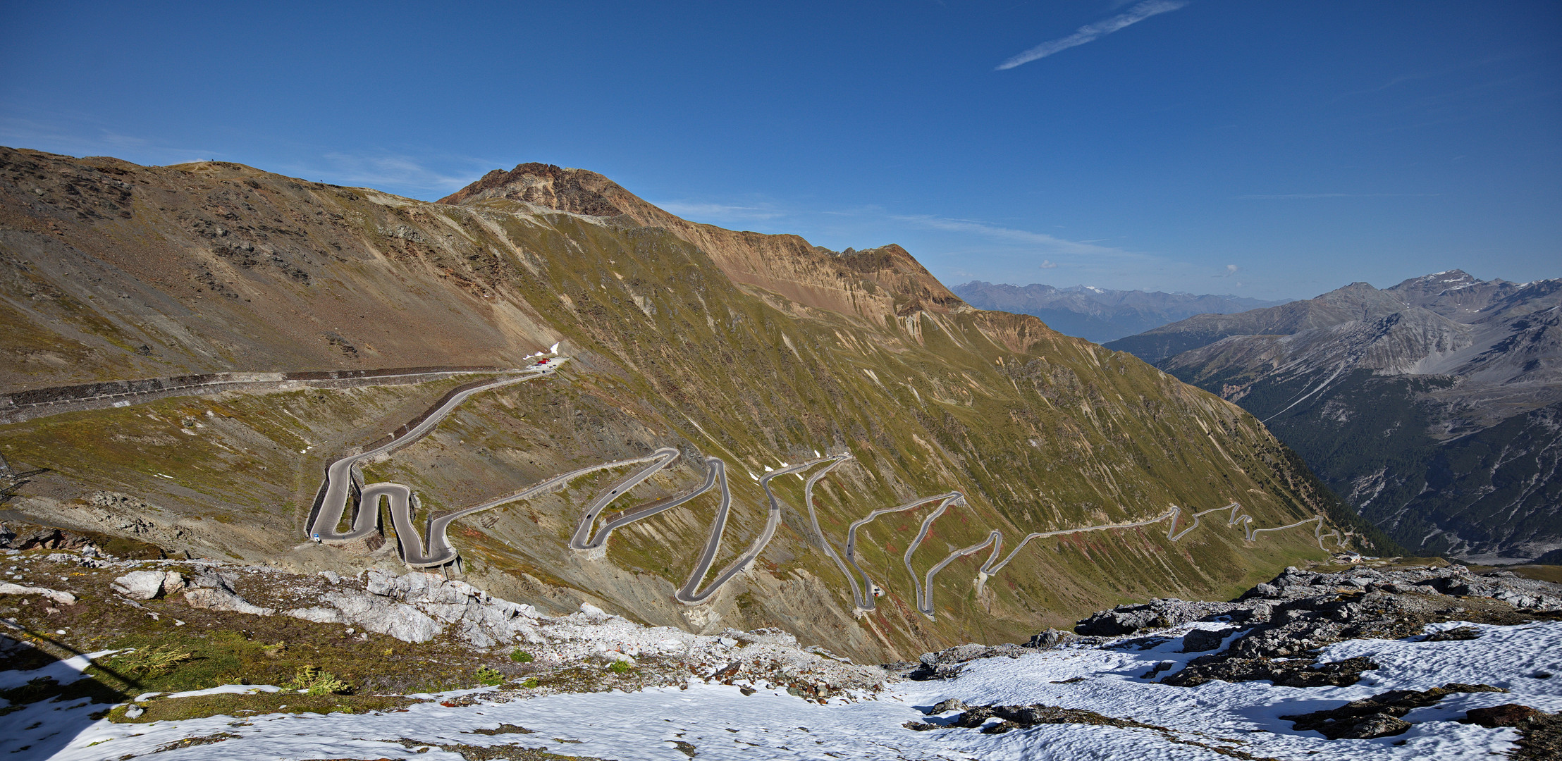 Der Weg zum Stilfser Joch - mit 48 Kehren auf  2.757 m