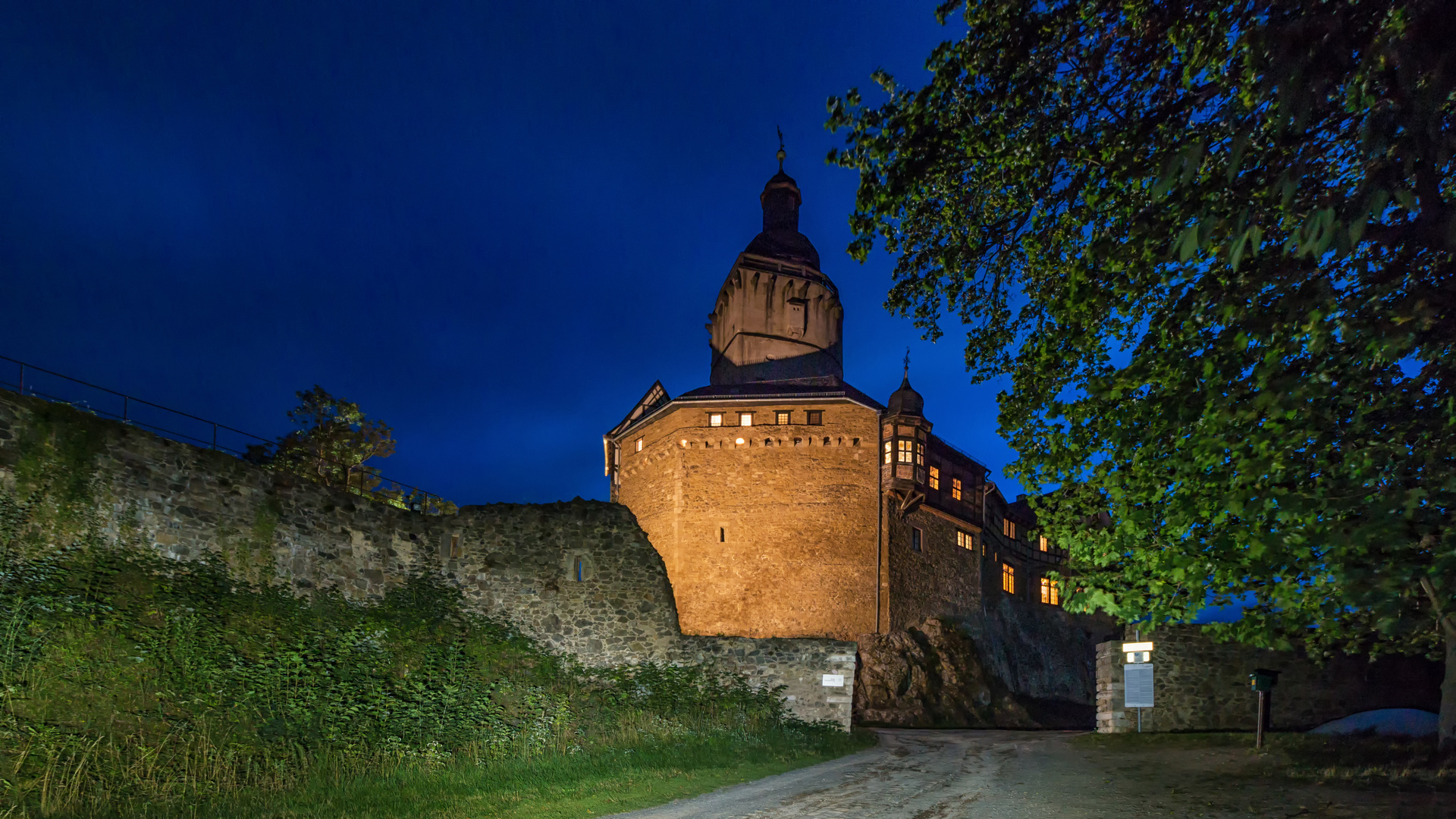 Der Weg zur Burg