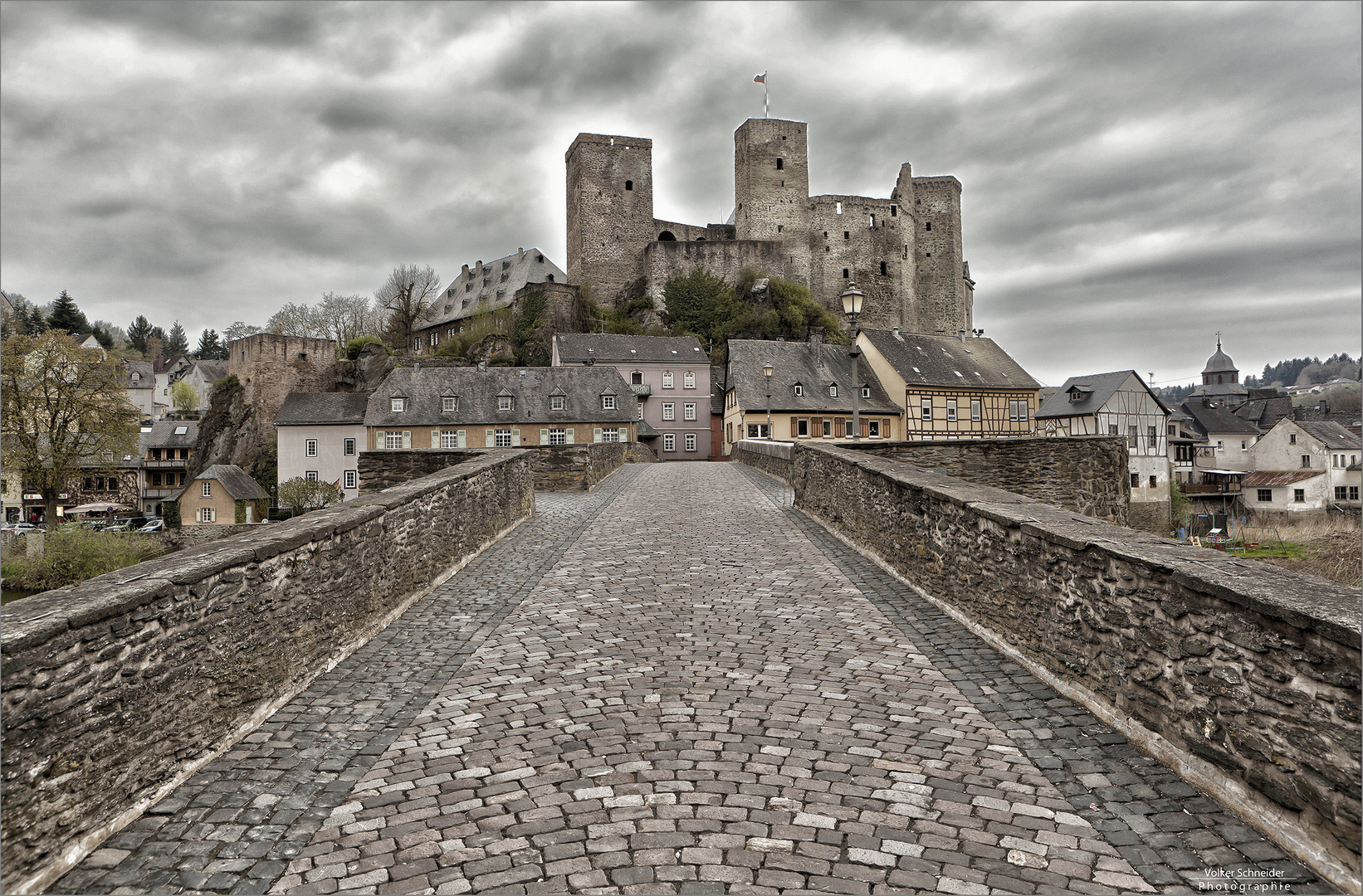 der Weg zur Burg