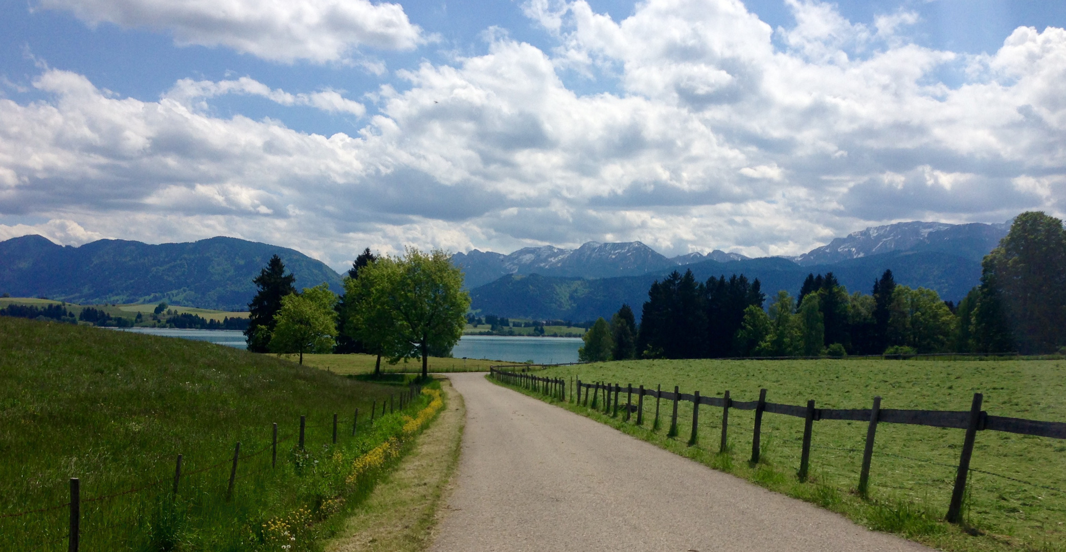 Der Weg zur Erfrischung nach der Bergtour