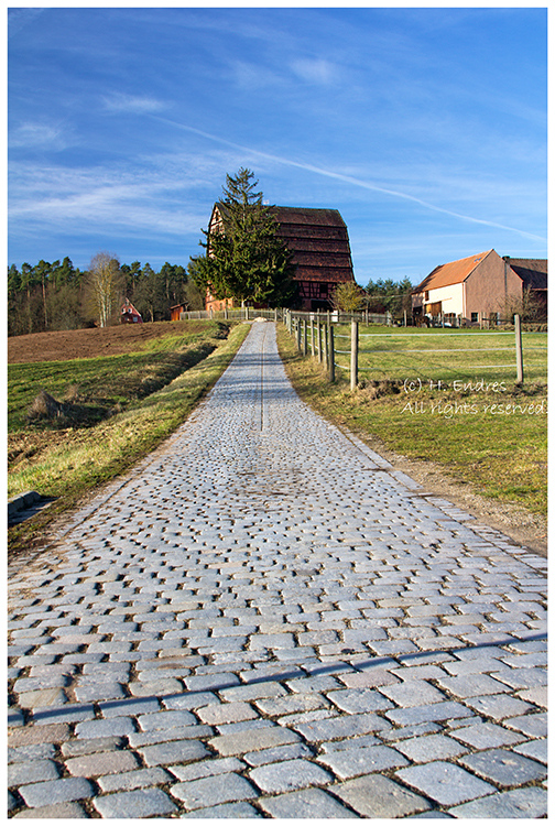 Der Weg zur Hopfenscheune