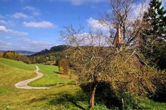 der weg zur kapelle