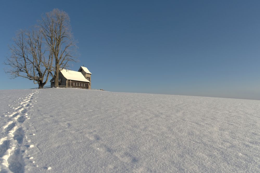 [ Der Weg zur Kirche ]