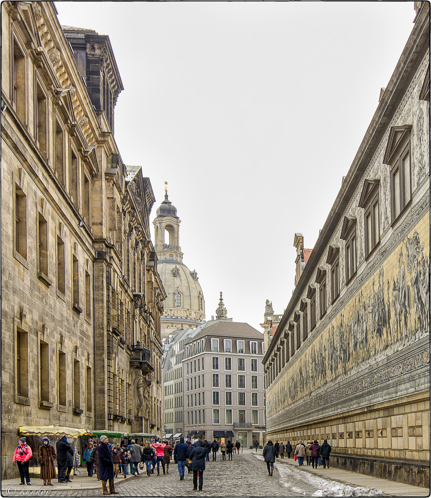 der Weg zur Kirche