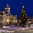 Der weihnachtliche Marktplatz von Zeulenroda im Schnee