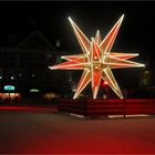 Der Weihnachtsstern auf dem Alten Markt in Stralsund