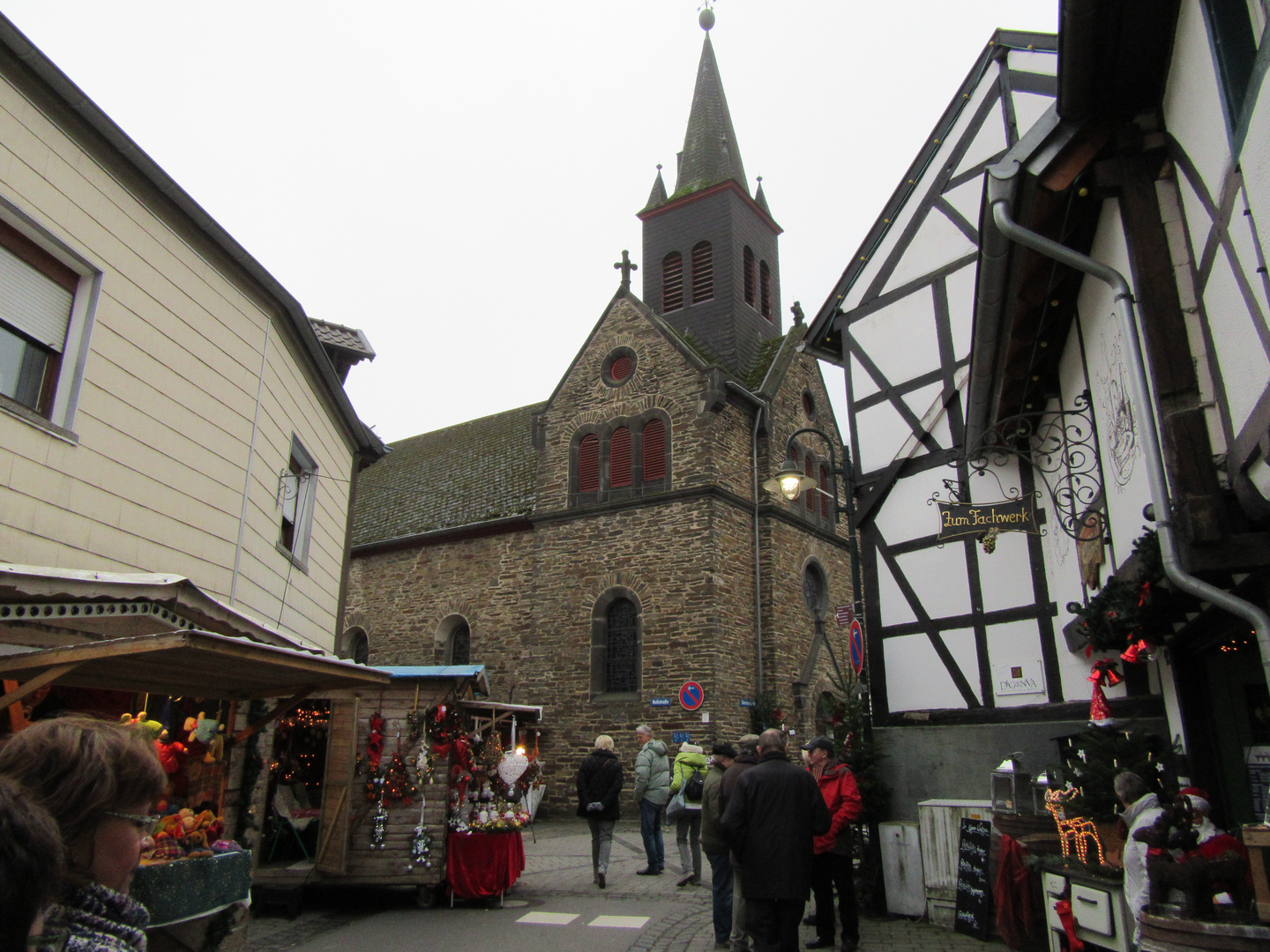 Der Weinort Rech  ... Lucia Markt !   3