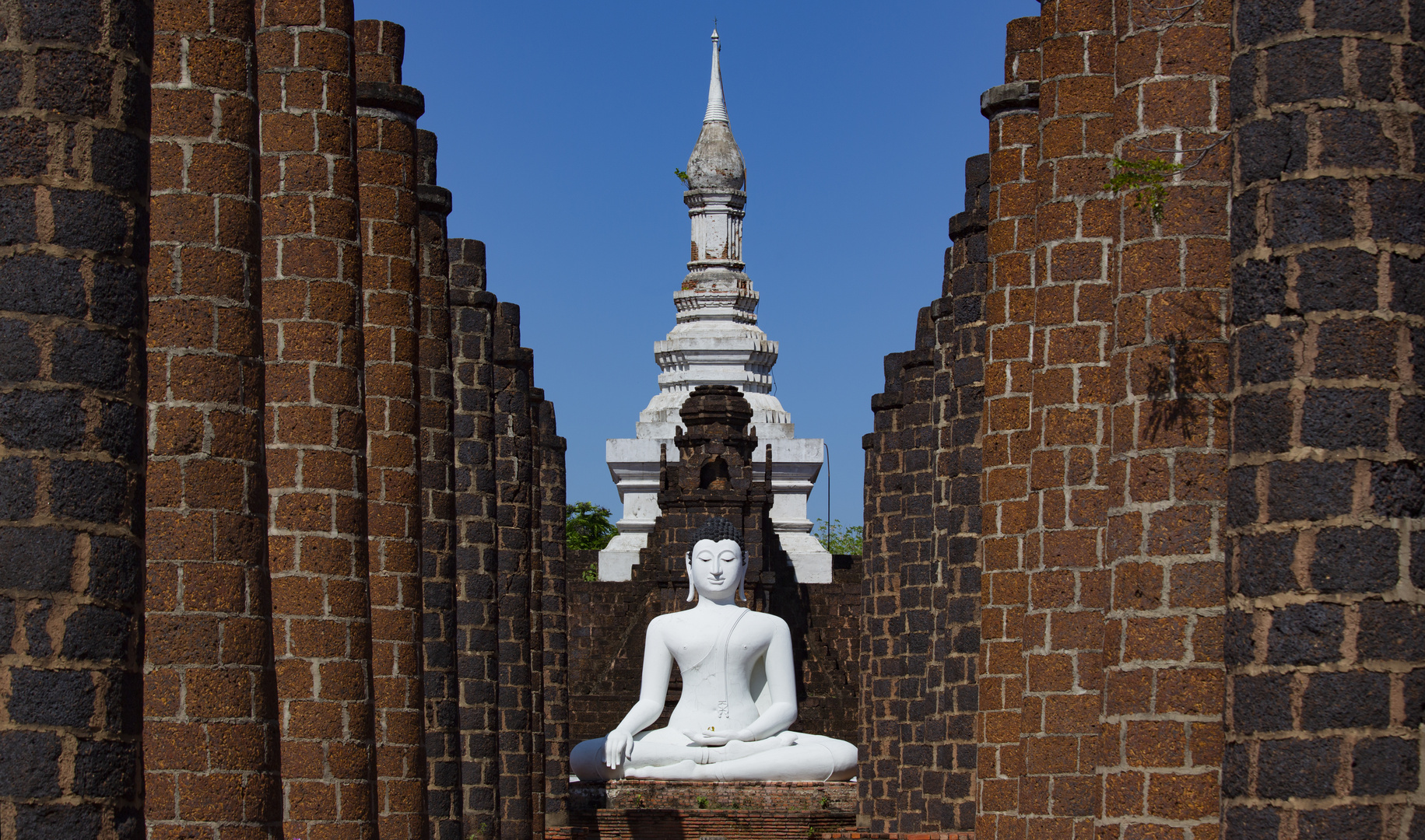 Der weiße Buddha in Ancient City