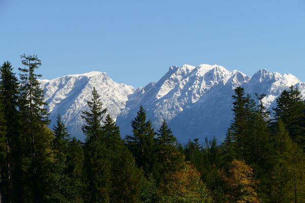 Der weiße Grimming und der blaue Himmel