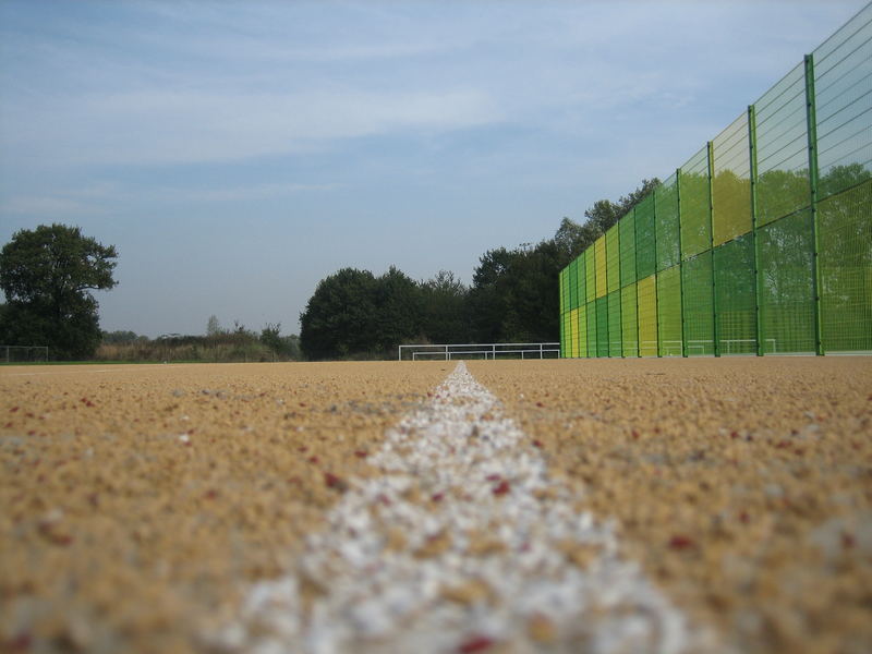 Der weiße Sportplatzstreifen