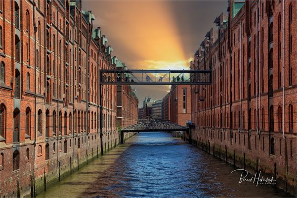 Der weltgrößte historische Lagerhauskomplex ....