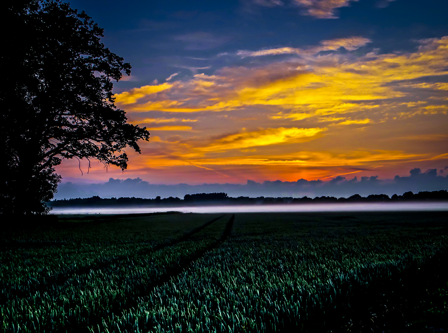 Der Westen Münchens einige Minuten vorm Sonnenaufgang