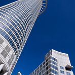 Der Westend Tower (208 Meter) der DZ Bank, er wird auch Kronenhochhaus genannt.