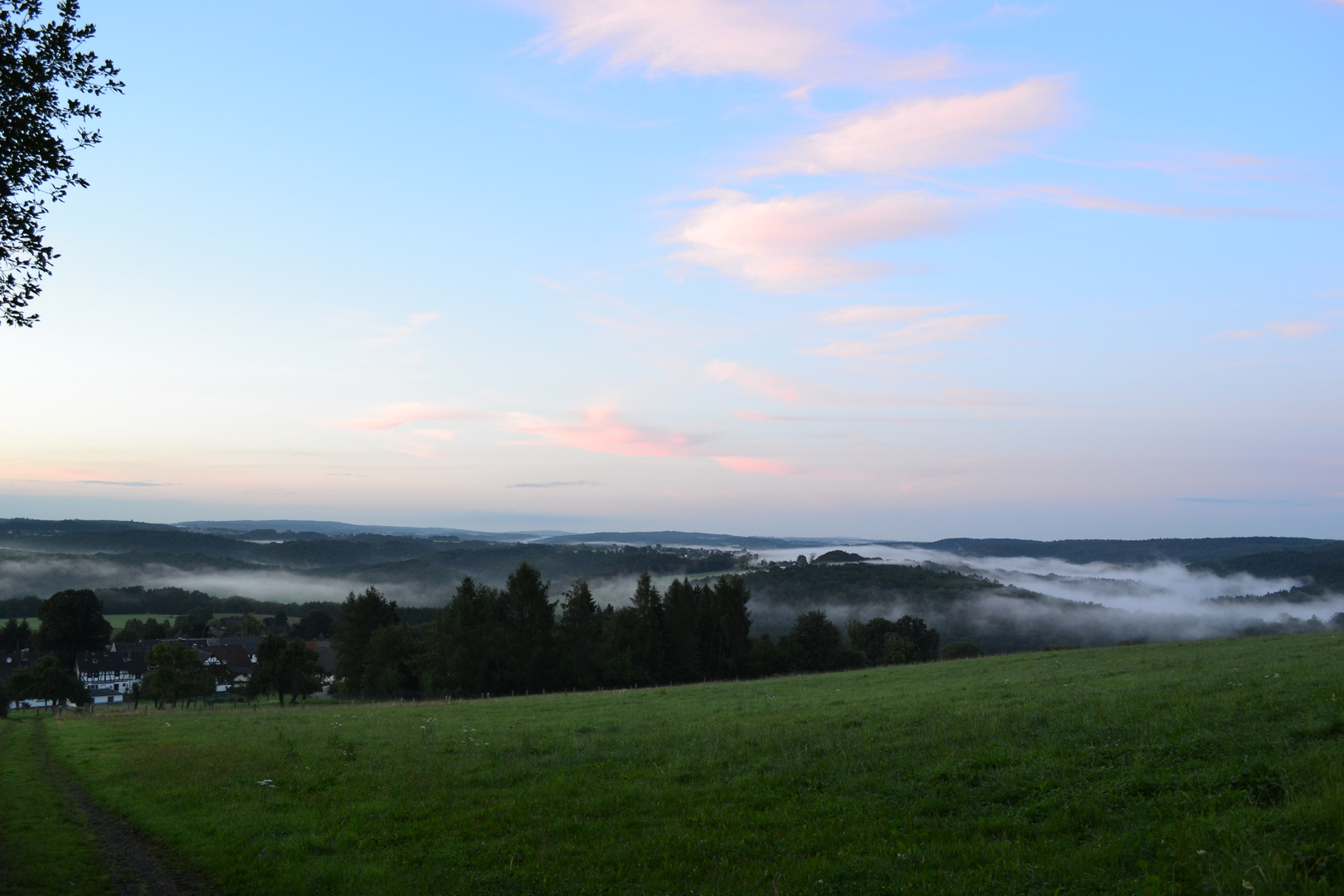 Der Westerwald in Wolken Foto & Bild  landschaft, natur Bilder auf fotocommunity