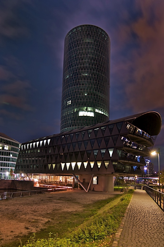Der Westhafen-Tower