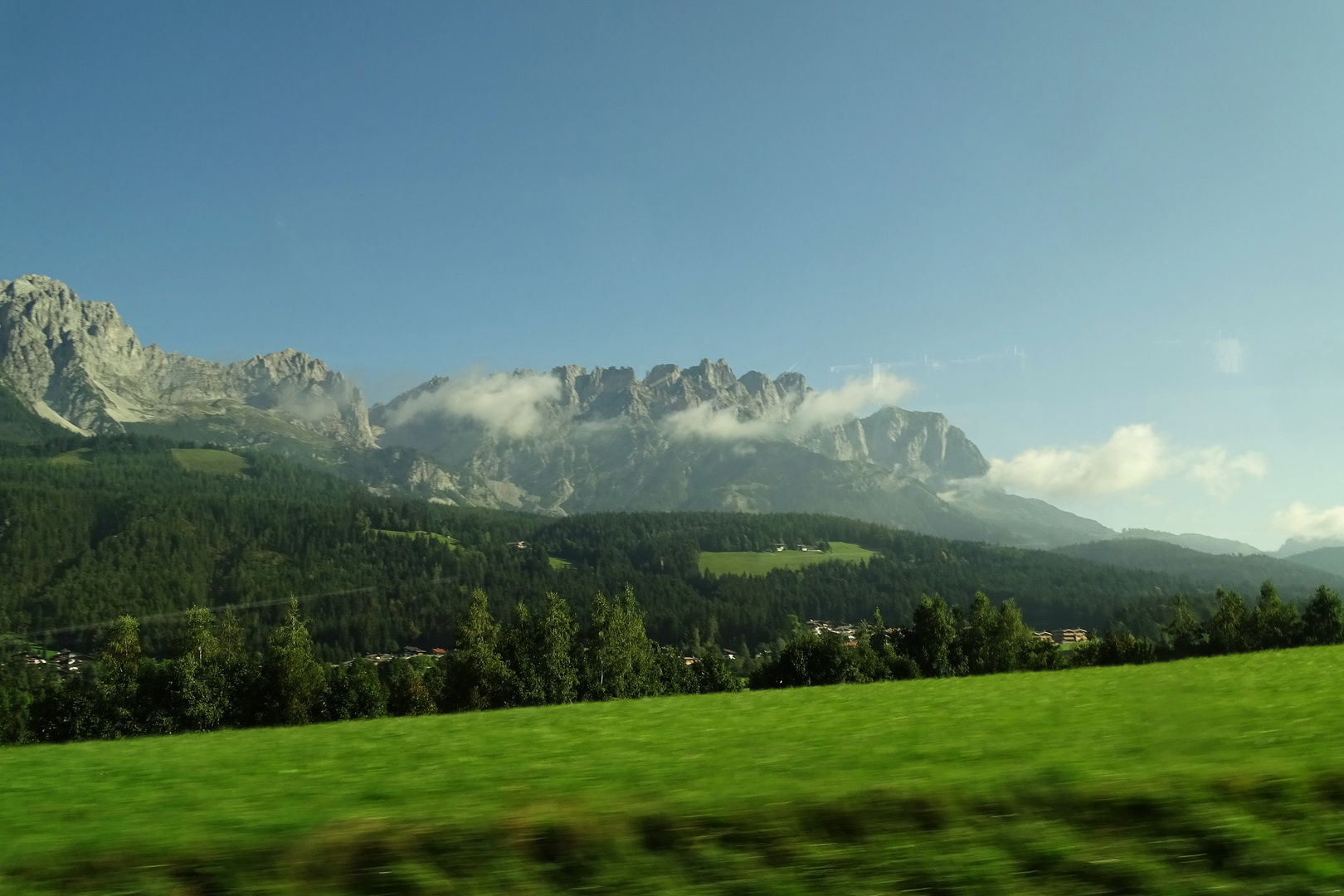 Der Wilde Kaiser fliegt vorbei