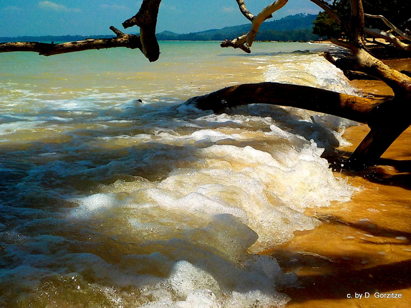 Der "wilde " Strand bei Flut !