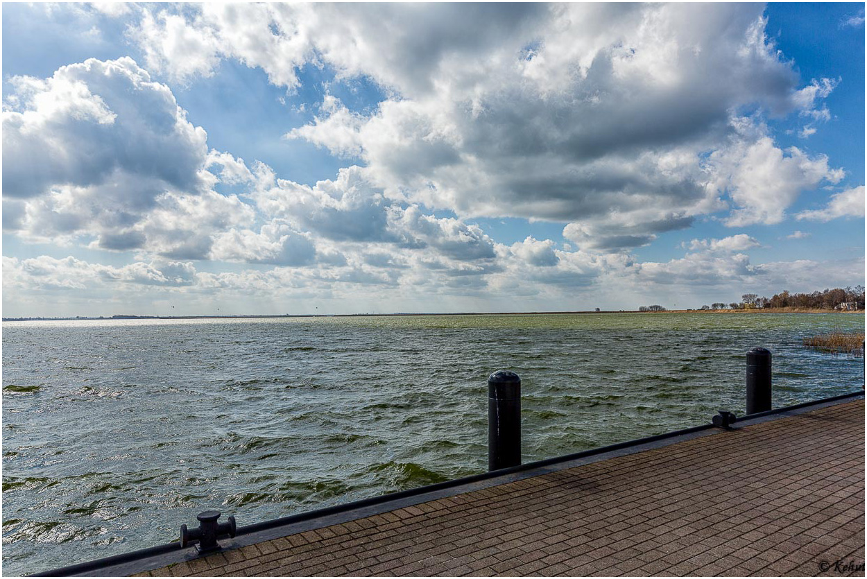 Der Wind reißt die Wolken auf ...