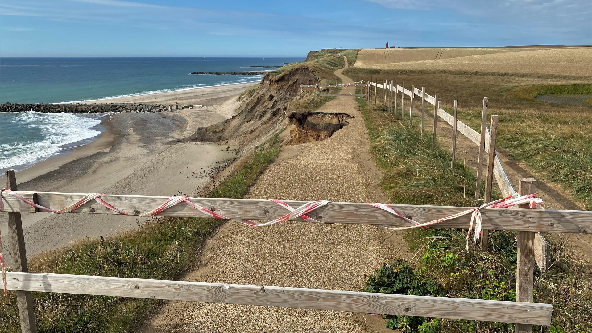 Der Wind und das Meer nagen an Dänemarks Küste