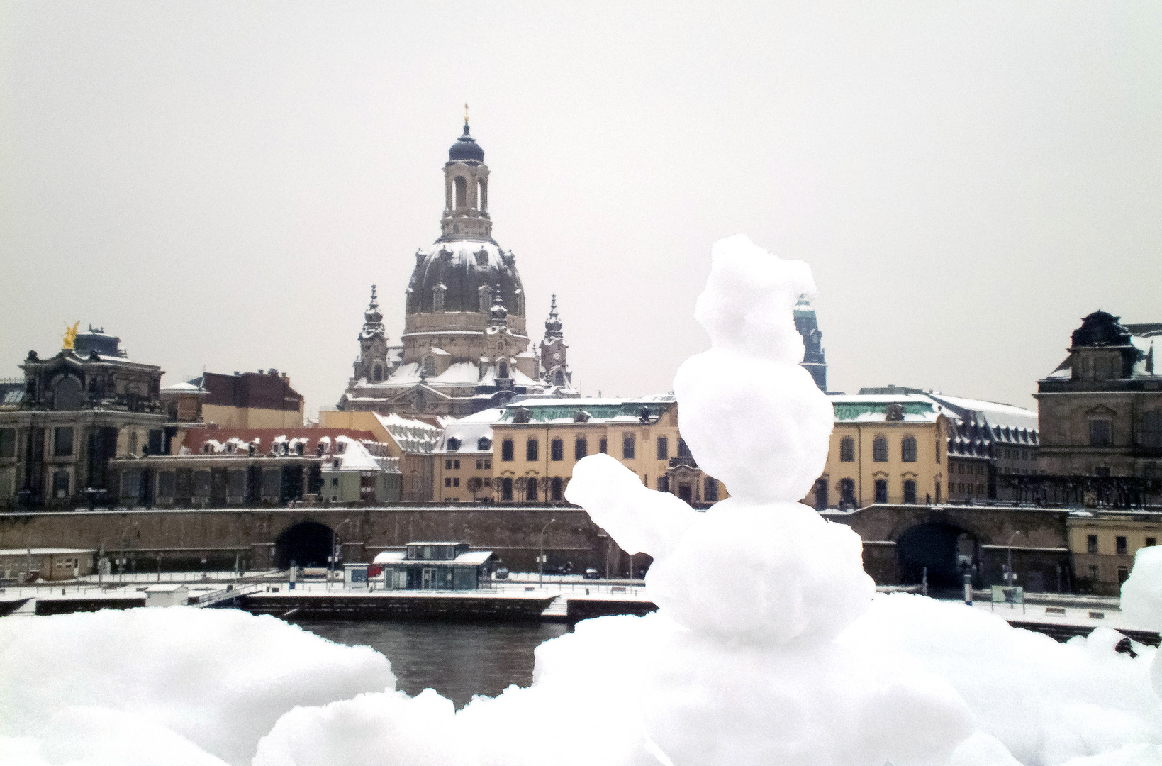 Der Winter grüßt aus Dresden