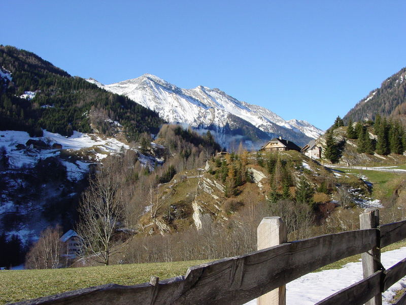 Der Winter zog sich in hohe Berge zurück