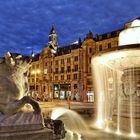 Der Wittelsbacher Brunnen am Lenbachplatz in München bei Nacht