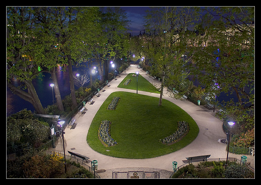 Der wohl kleinste Park in Paris