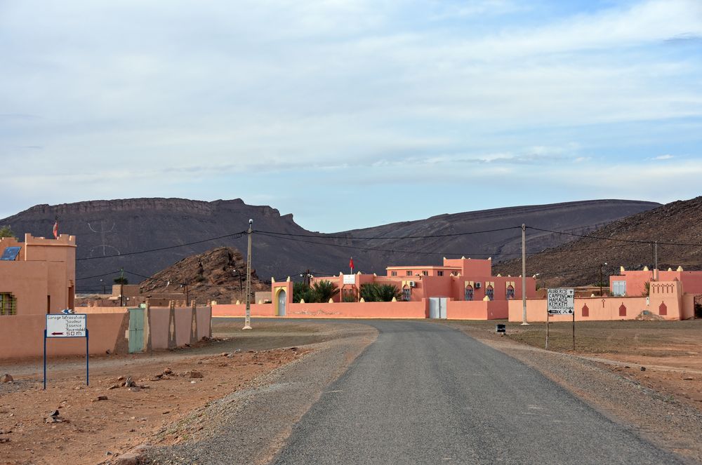 Der Wüstenort Tafraout Hasssi Fougani im Süden von Marokko