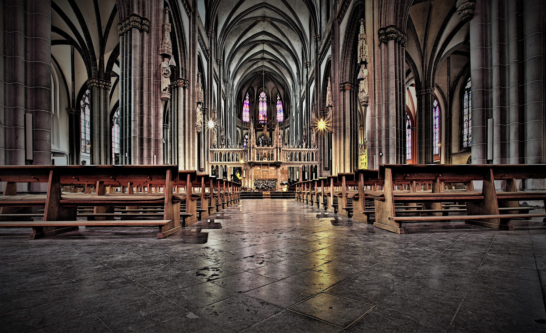 der Xantener Dom...aus einer tieferen Position