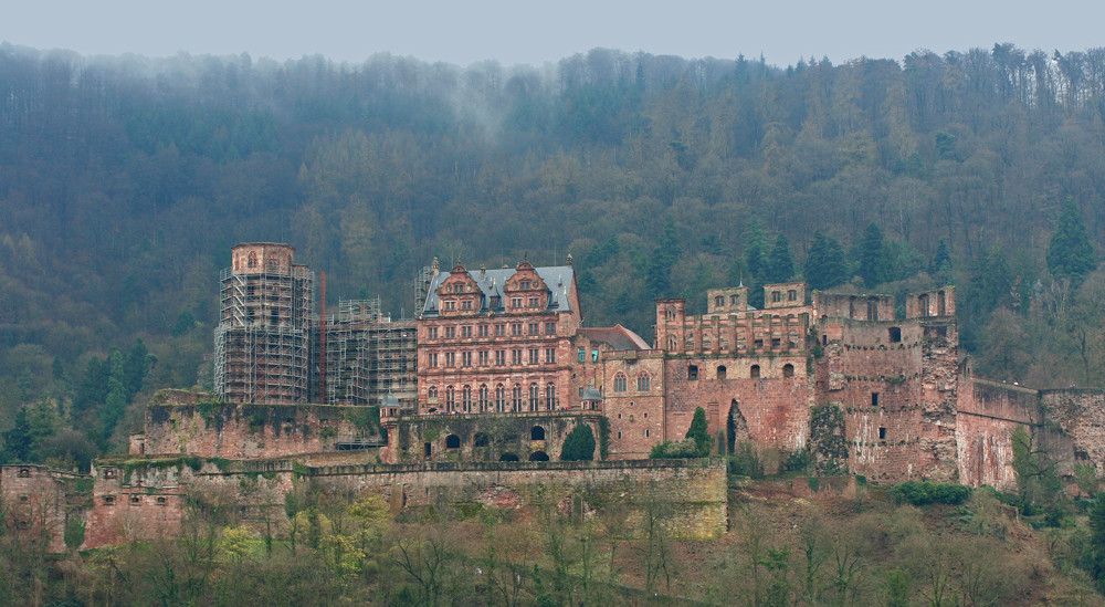 Der Zahn der Zeit nagt am Heidelberger Schloß