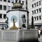 der Zeitungsbrunnen